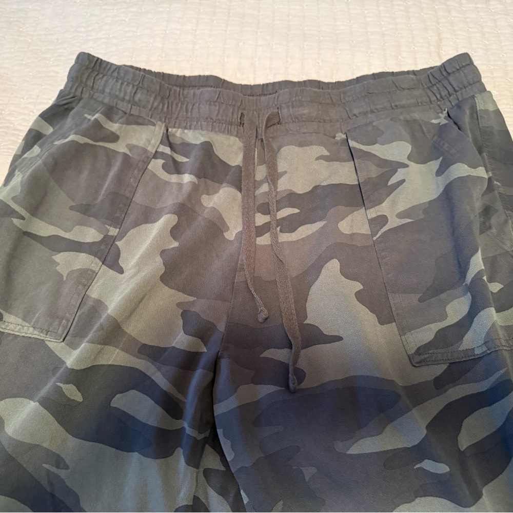 Splendid Camo Cuffed Joggers XL - Picture 3 of 5